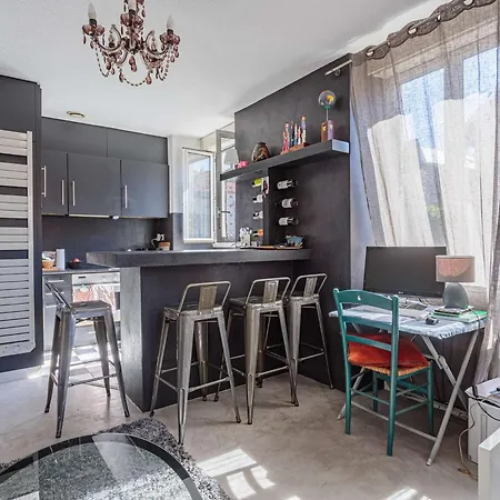 Appartement Cosy Au Coeur Des Halles De Biarritz, A 10 Min Des Plages, Avec Balcon Et Wifi Gratuit - Fr-1-3-609 *